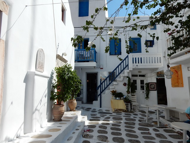 ギリシャの島の白い家々 スルガ建設