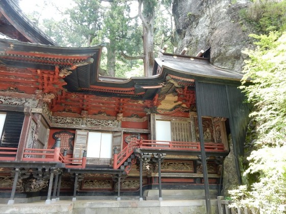 榛名神社 ― 御姿岩の本殿