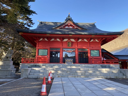 煌めく赤い社殿・赤城神社