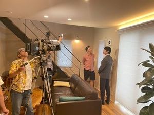 カーサ通信　「ワールドビジネスサテライト」撮影風景