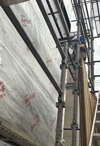 ビルトインガレージ付き3階建てのモダンデザインハウス（横浜市）