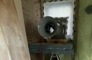 ビルトインガレージ付き3階建てのモダンデザインハウス（横浜市）